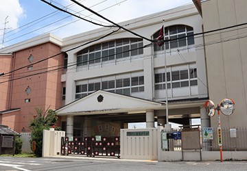 大和高田市立 磐園小学校　徒歩5分（300m）